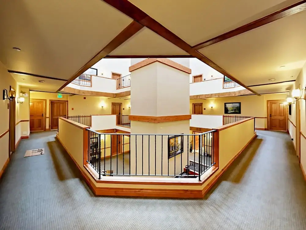 1206 Village Road Condo Unit B206 1 Bedroom 2 Bathrooms Condo