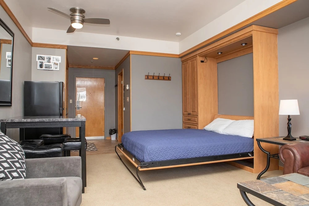 2752 Slopeside