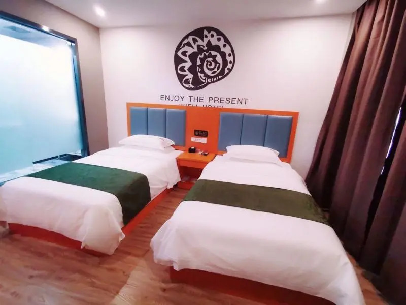 Shell Urumqi Shaybak District Xishan Road Hotel