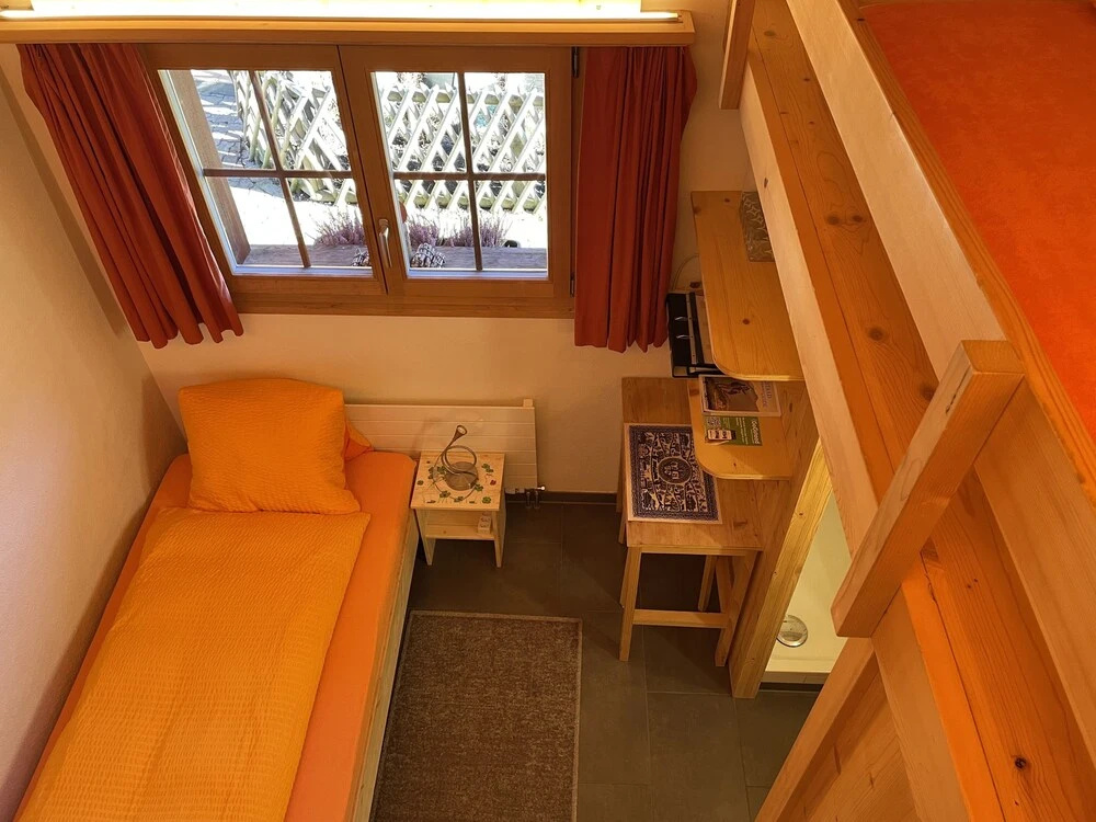 Alpenchalet Weidhaus Gstaad - Dachwohnung - Studio - Stockbettzimmer