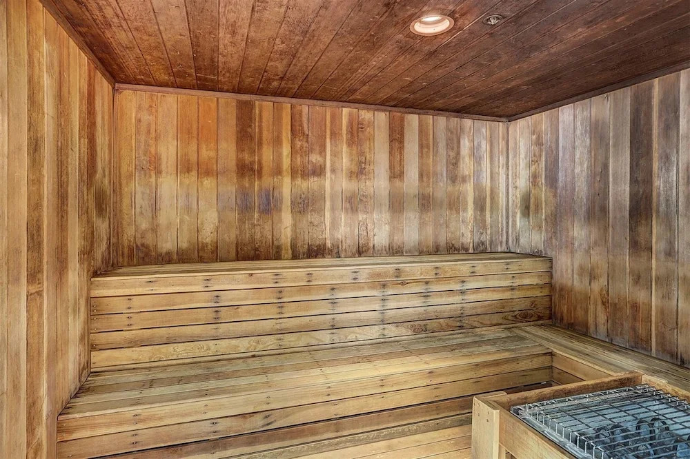 4 Bedroom Ski In, Ski Out Mountain Vacation Rental Located Next To Historic Main Street In Downtown Breckenridge