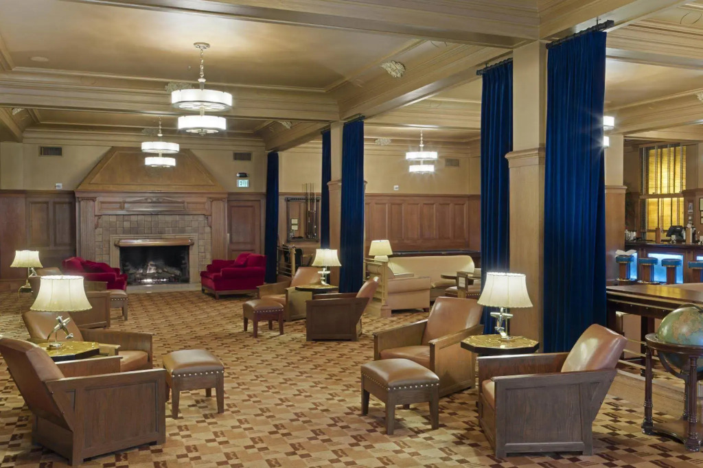 Arctic Club Hotel