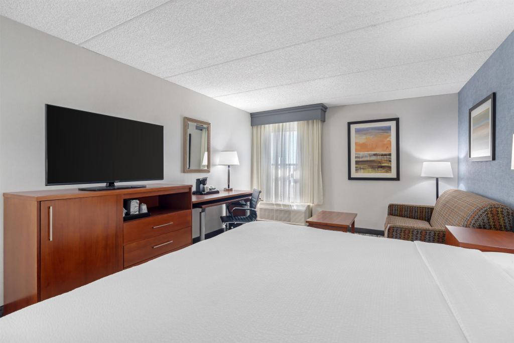 Best Western Plus Fresno Airport Hotel
