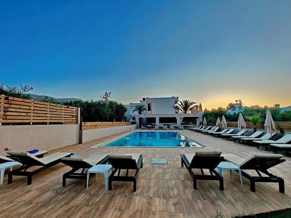 PEARL Hotel