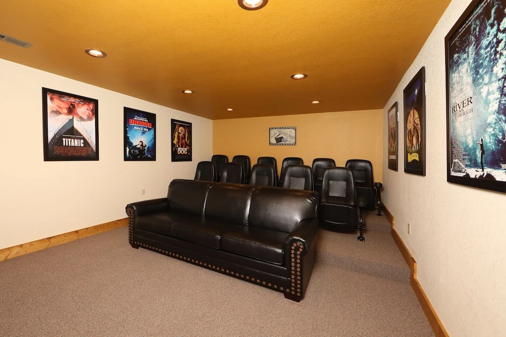 Movie DiveInn - Four Bedroom Chalet