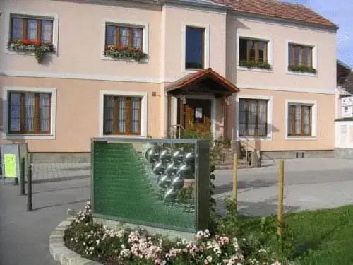 Schlossheuriger