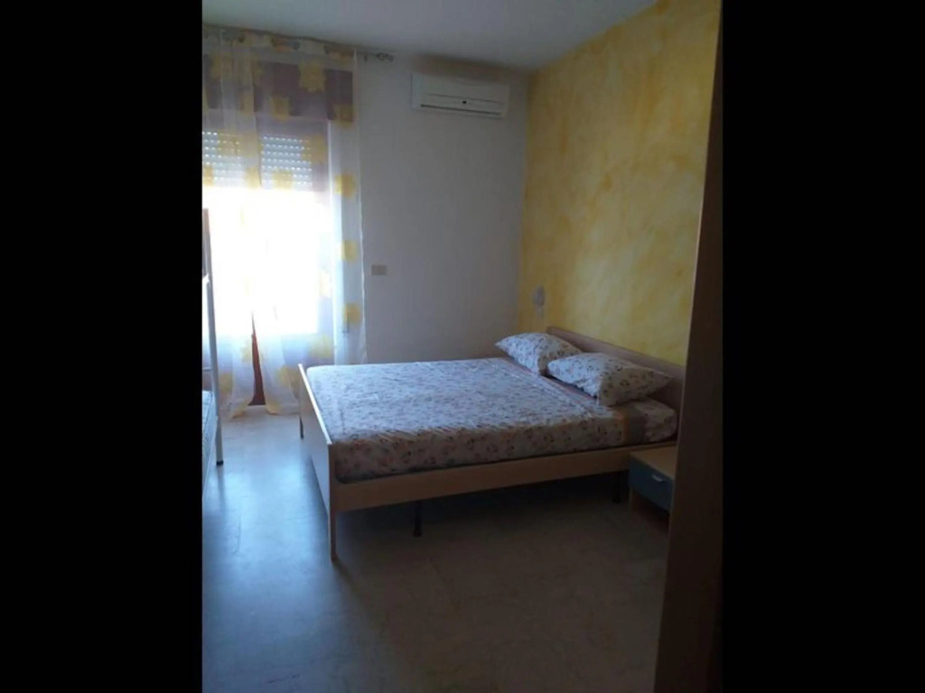 Room in B&B - Spacious Double Room Right by the sea