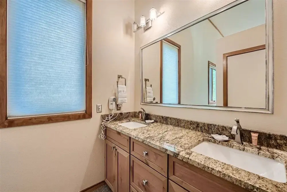 2151 The Pines 2 Bedroom Condo by RedAwning