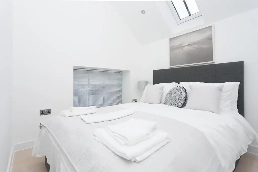 The Chapel 1 - Stylish 2 bed 2 bath Modern Home