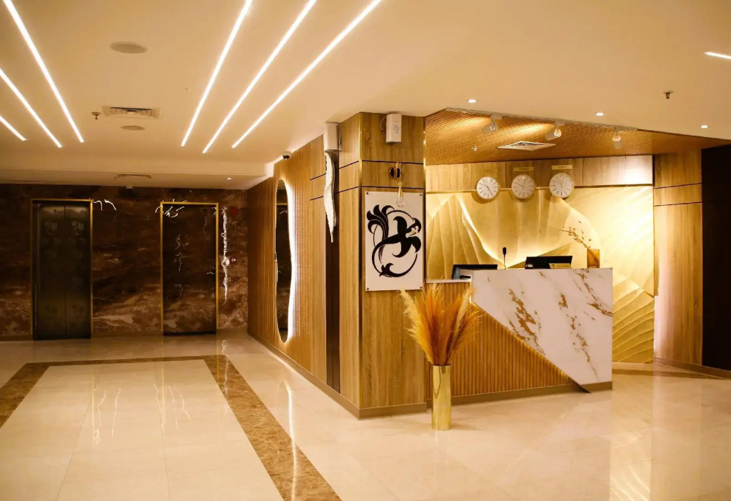 Plaza Athenee Hotel