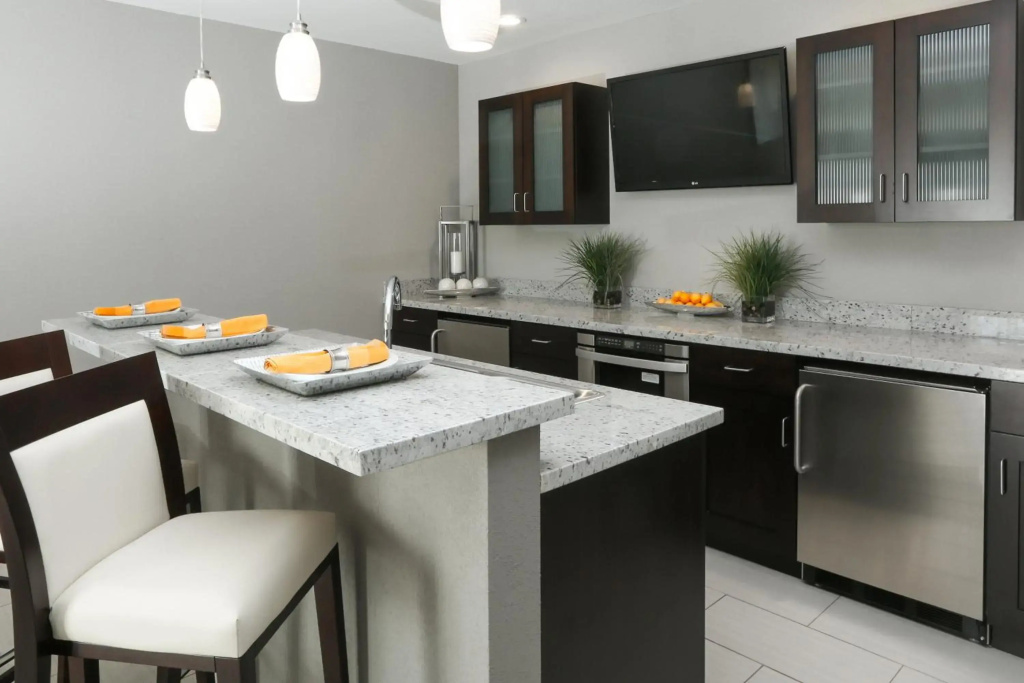 Holiday Inn and Suites East Peoria by IHG