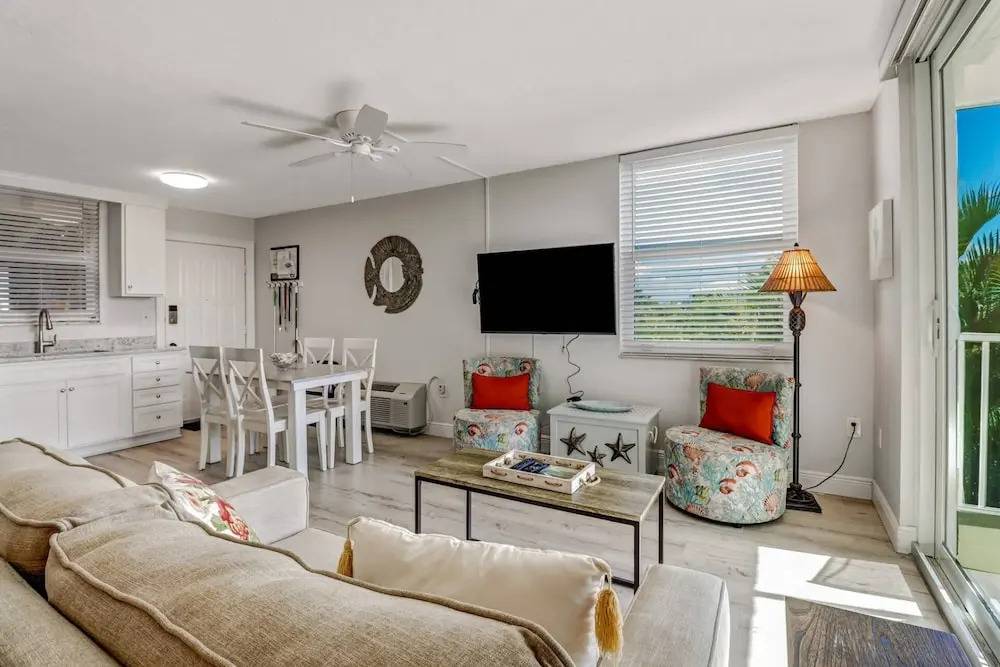 Beach & Tennis 2202