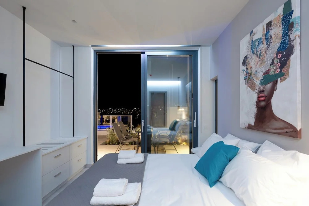 White Cliff Luxury Suites