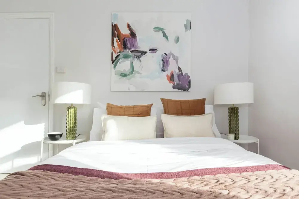 Newly Renovated Large 4-5 Bedroom House