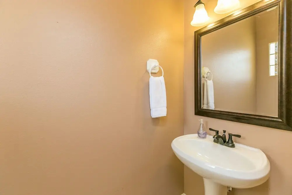 15102 Leeward Dr Townhouse Unit 502 - 3 Br townhouse by RedAwning