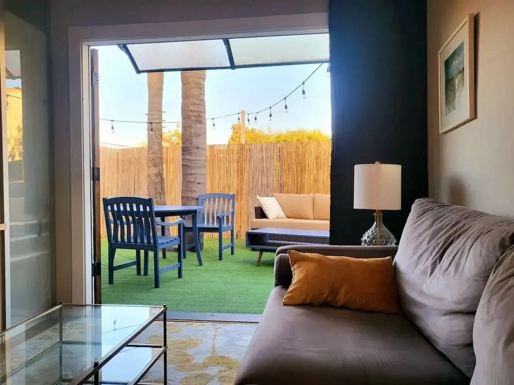 Indoor and Outdoor Venice Beach Living