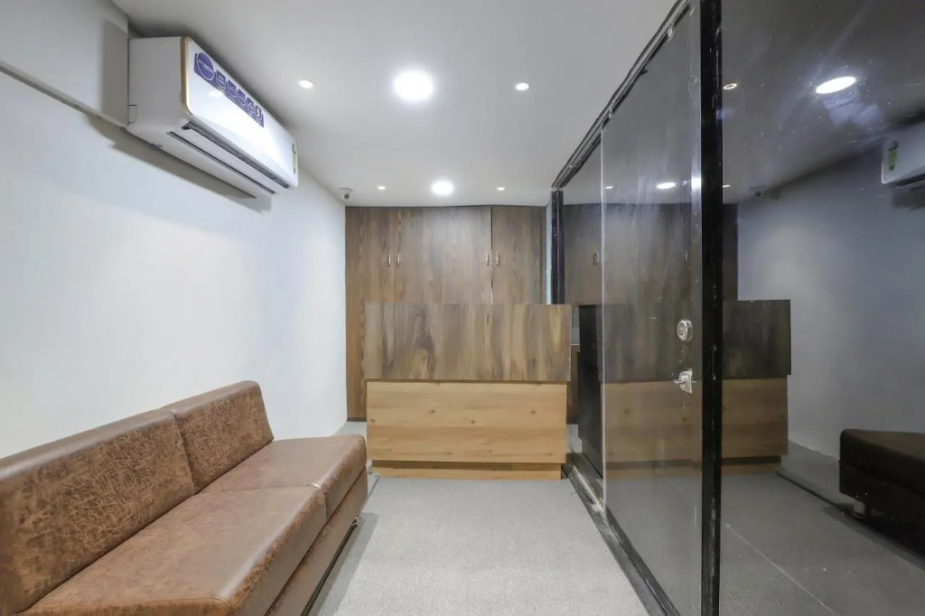 OYO 75323 Hotel Shree Nivas