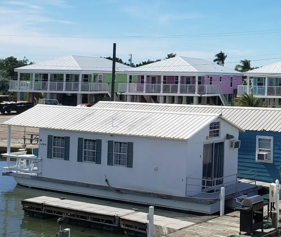 Old Wooden Bridge Resort & Marina