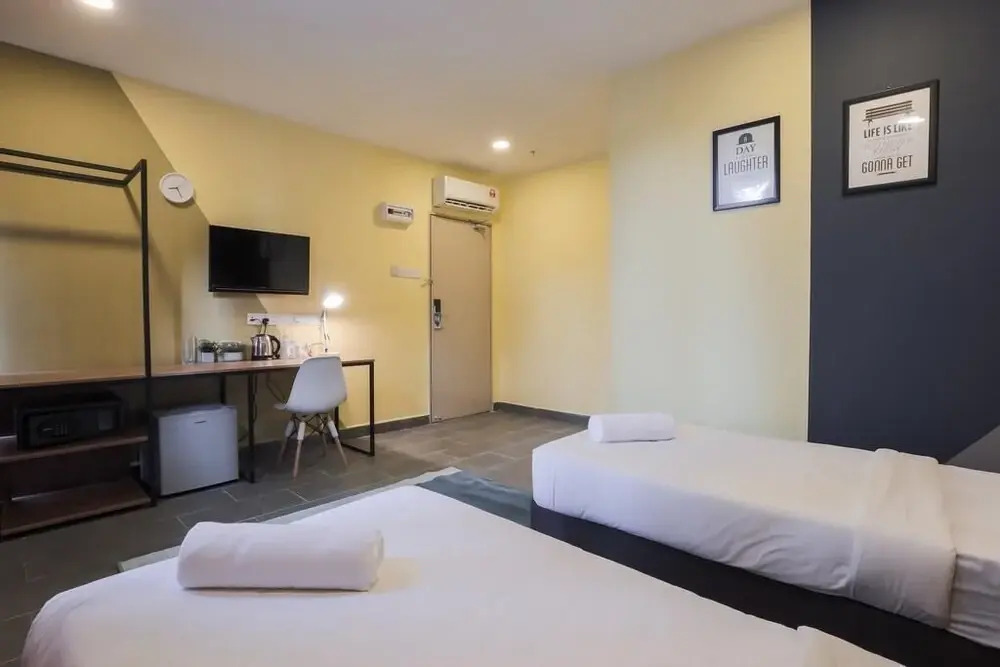 Kiara Inn by KL Suites