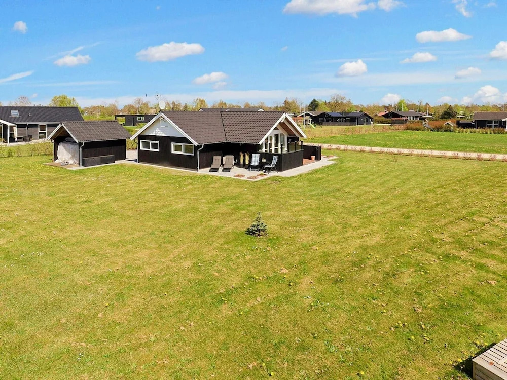 6 Person Holiday Home in Hadsund-by Traum