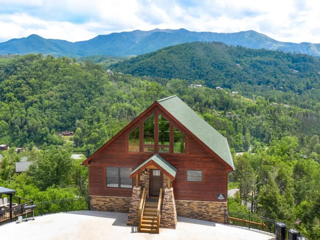 Splashtastic View Lodge, 7 Bedroom, Private Indoor Pool, Theater, Sleeps 20