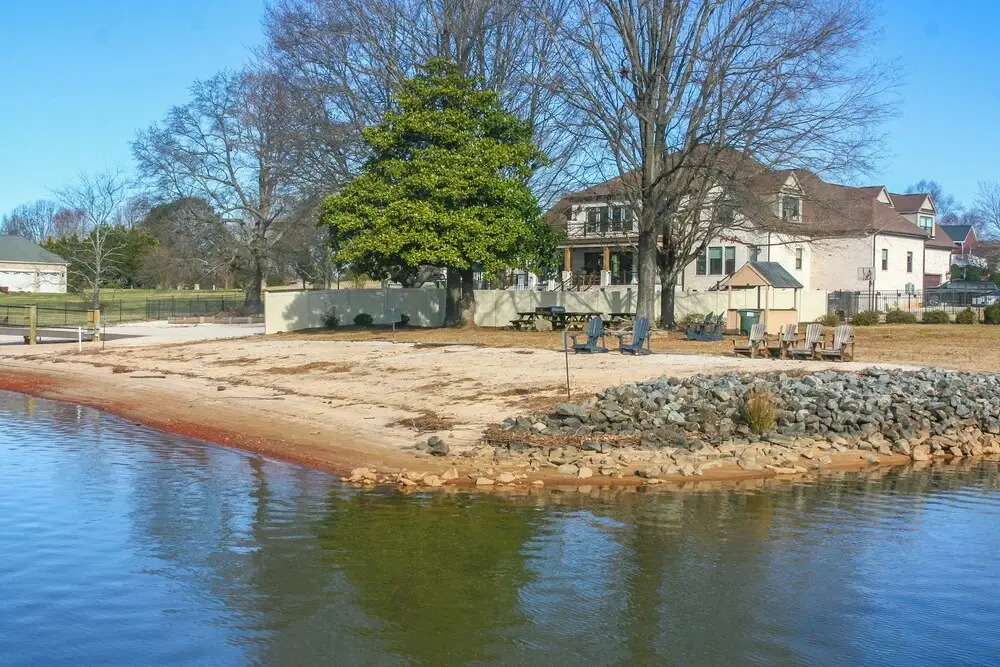 Pet-friendly Lake Norman Retreat w/ Deck & Grill