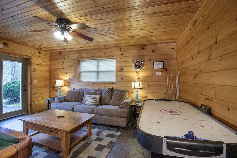 Homespun Hospitality by Heritage Cabin Rentals
