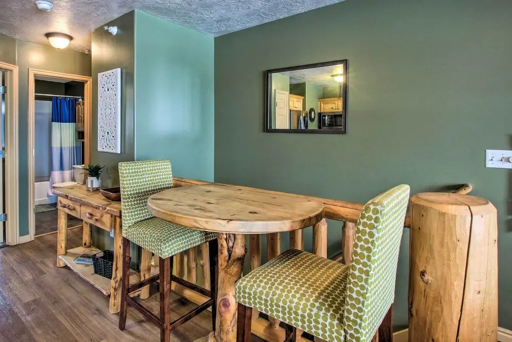 Cozy Eden Condo w/ Mtn Views in Wolf Creek Resort!