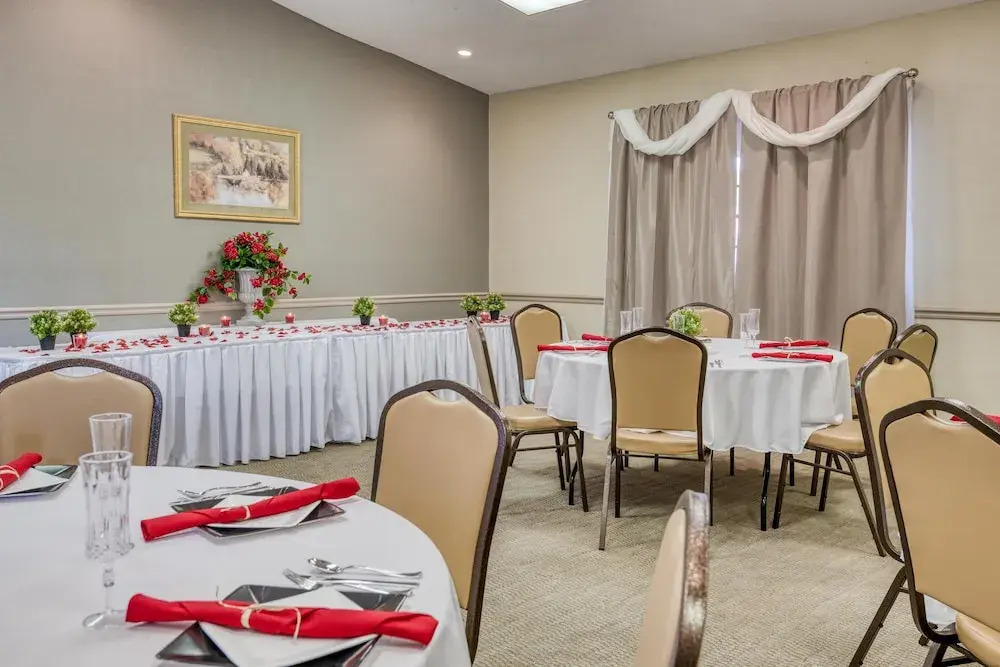 Howard Johnson Express Inn