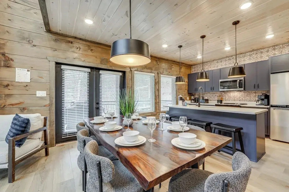 Indoor Pool, Hot Tub! the Smoky Luxe Retreat