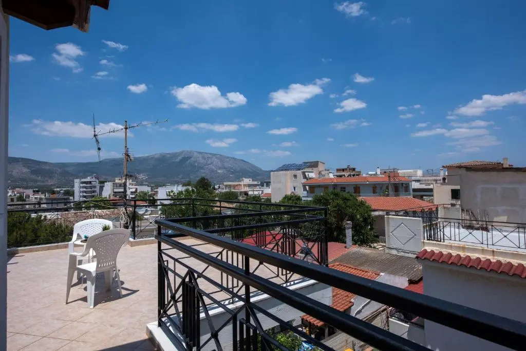 Top floor modern studio in central Koropi