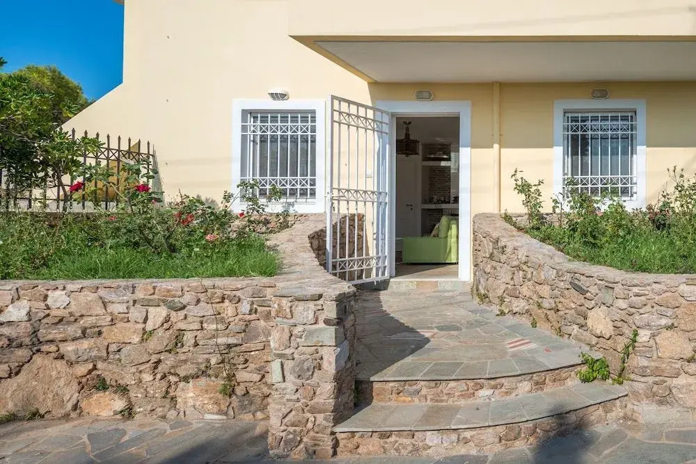 Villa Adamite