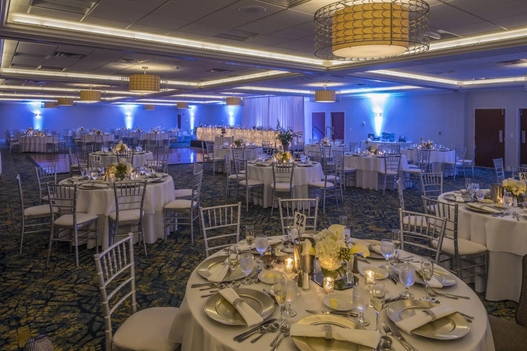 Crowne Plaza Hotel and Suites Pittsburgh South by IHG