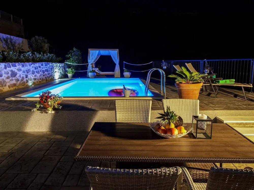 Premium Holiday Home in Kučine-Mravinci with Swimming Pool