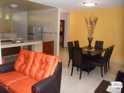 Hotel Suite Azomali