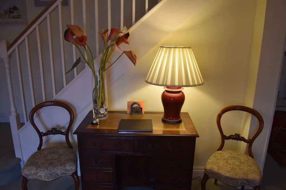 Whitefriars, Rye - central location with parking for 3 cars - large family home