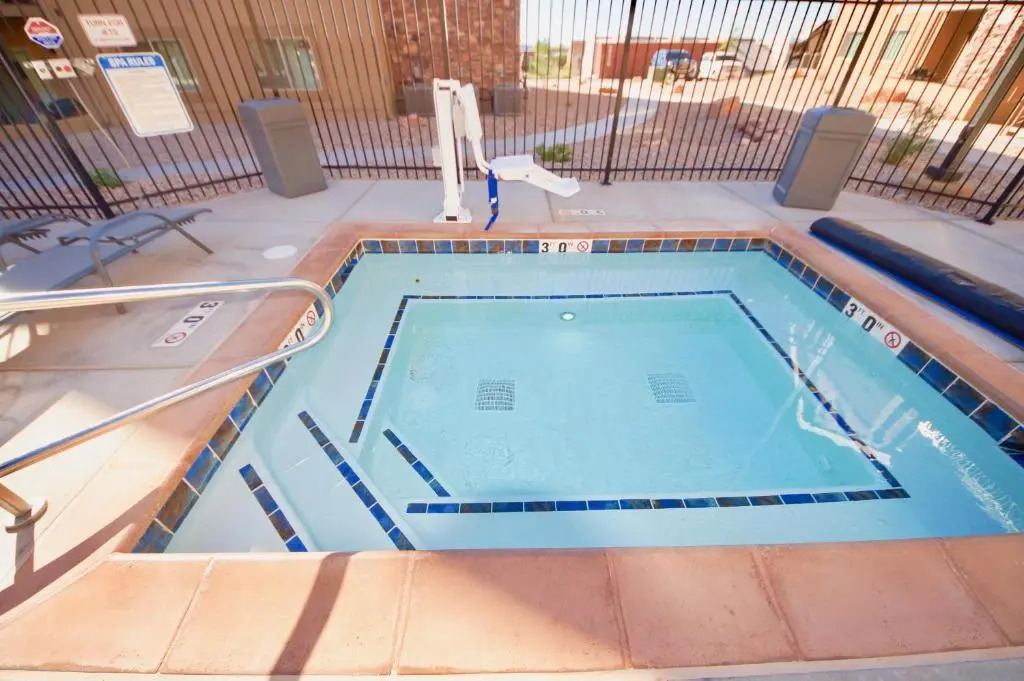 Red Cliff Condos ~ 6I