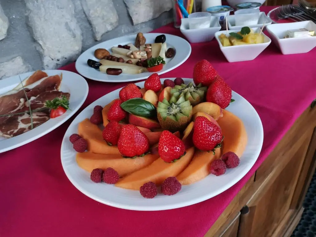 Chalet la Cachette Cyclists Skiers