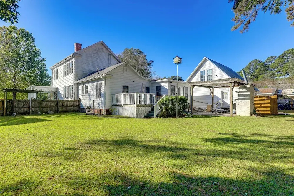 1 Mi to Historic District! Family Home in New Bern