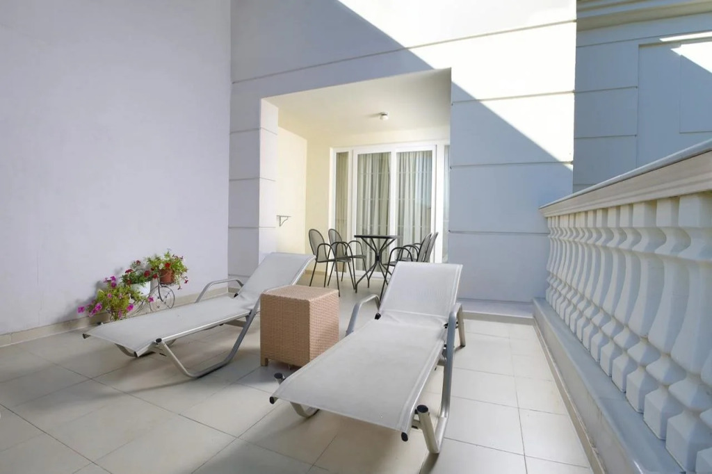 Elinotel Apolamare Hotel
