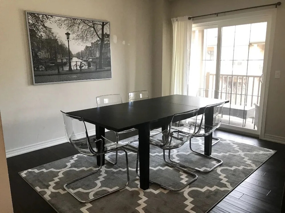 Quiet Town Home at Lake Ontario