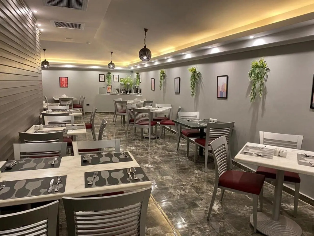 Golden Carven Hotel
