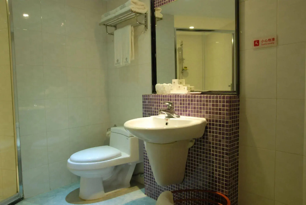 Insail Hotels (Guangyuanxincun Jingtai Pedestrian Street Guangzhou)