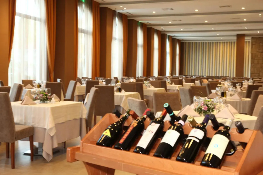 Iaki Conference & Spa Hotel