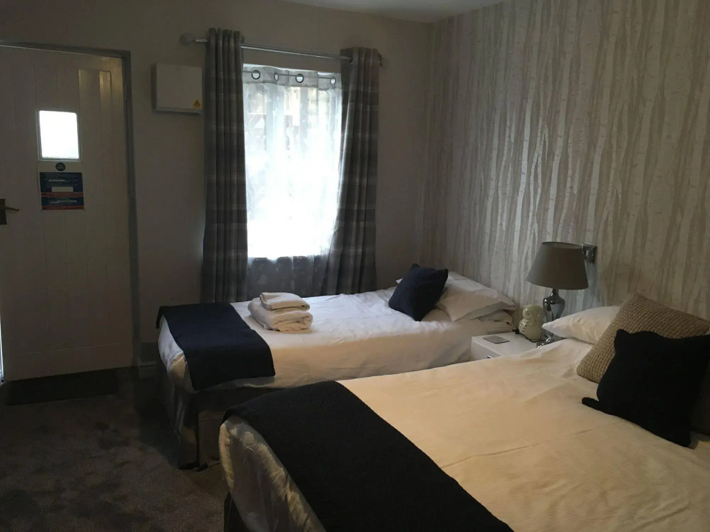 The Bluebell Inn and Lodge