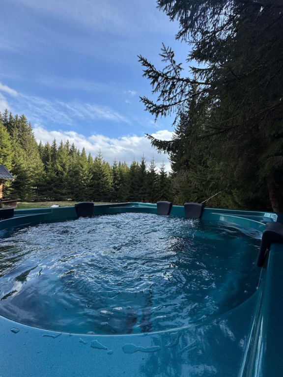 Cabana Laptici - statiunea Pestera-Padina, Bucegi