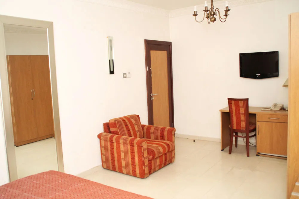 Bec Suites
