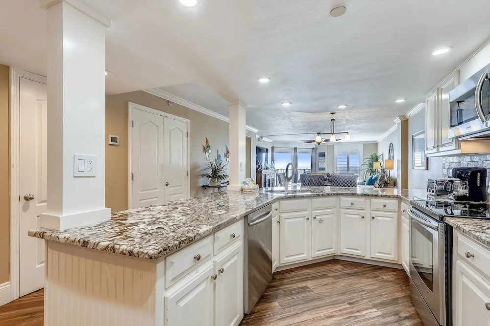 Inlet Reef 303 2 Bedroom Condo by RedAwning
