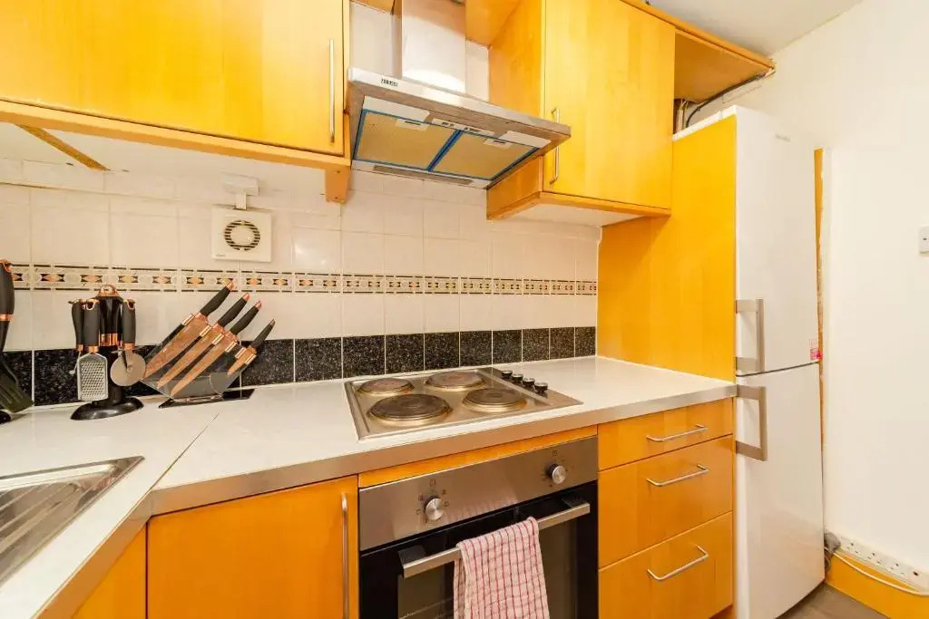 Cosy three bedroom flat next brighton seafront SLEEP 8