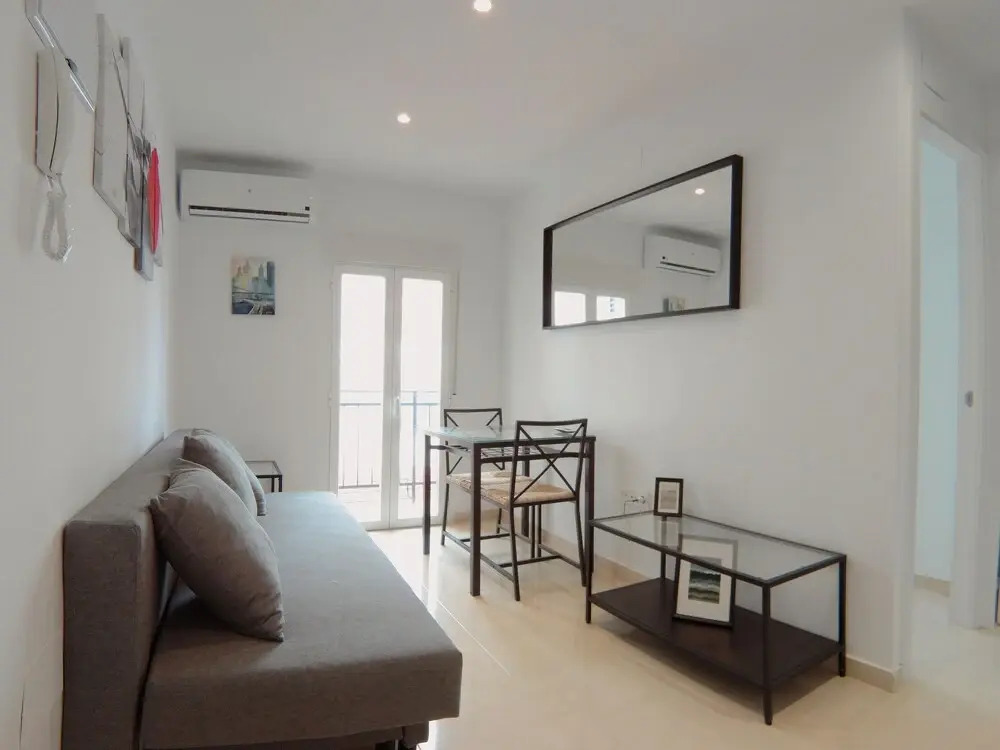 Apartamento interior cercano al parque Olof Palme AP7